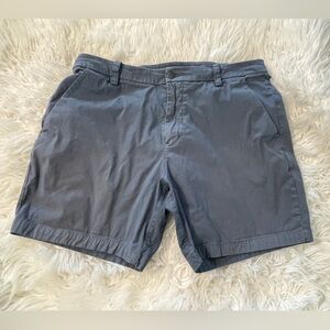 Lululemon Men’s Commission Short 7”. Style: LM7AH6S
Size 32